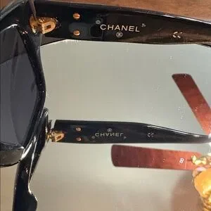 CHANEL Vintage Logo Wayfarer Sunglasses CHANEL | Accessories | Chanel Vintage Logo Wayfarer  main image 4